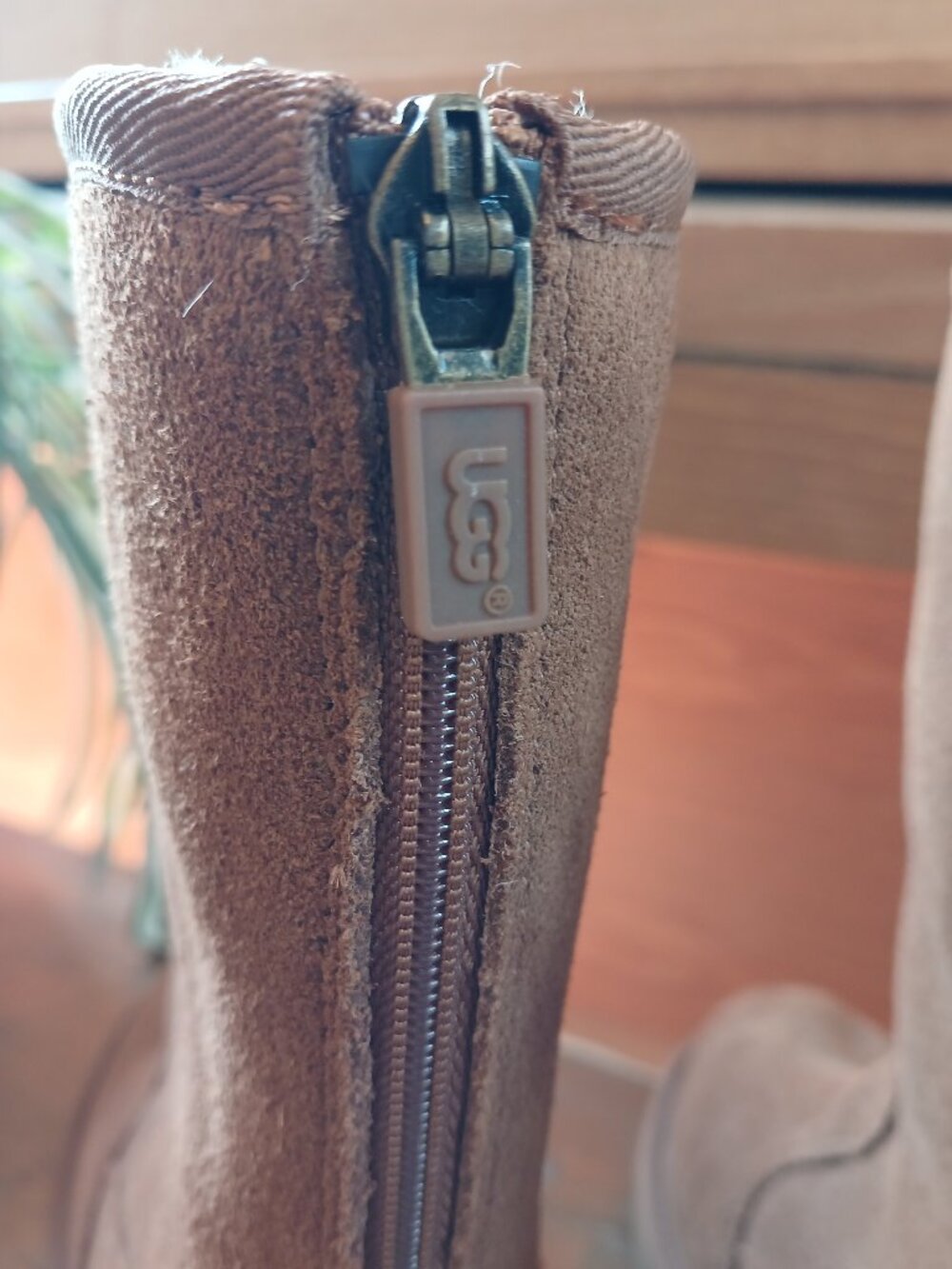 Ugg Ankle Boot - Picture 5 of 6
